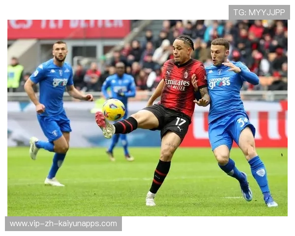 AC米兰主帅亲指挥：球员进行高强度传球接应循环训练